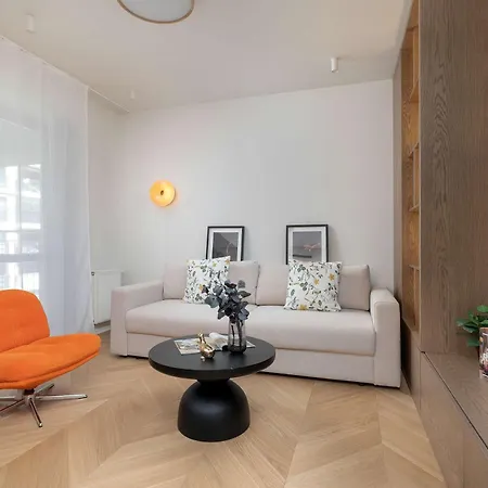 Elegancki Z Miejscem Do Pracy I Balkonem W Krakowie By Renters Διαμέρισμα
