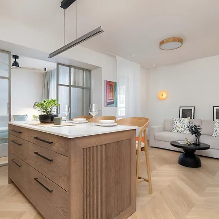 Elegancki Z Miejscem Do Pracy I Balkonem W Krakowie By Renters *